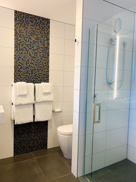 202105 isolation hotel bathroom